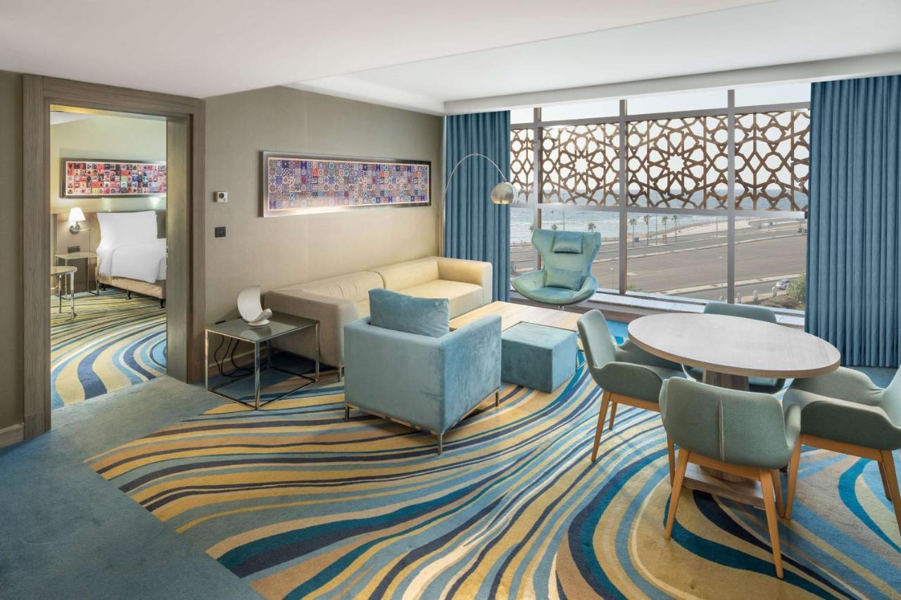 Radisson Blu Hotel, Corniche Hotel